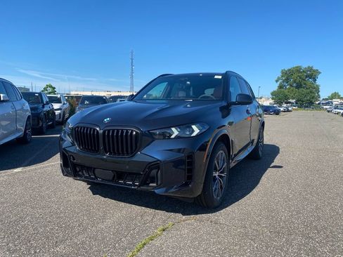 New 2026 BMW X5 xDrive40i w/ M Sport Package AWD/4WD image 1