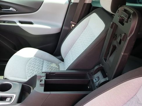 Used 2023 Chevrolet Equinox LS FWD image 34