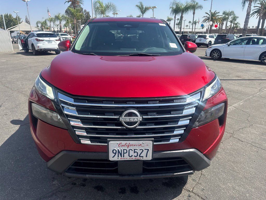Used 2024 Nissan Rogue SV FWD image 6