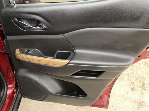 Used 2017 GMC Acadia Denali image 9