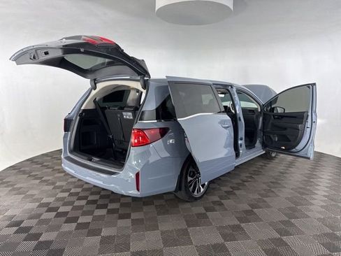 Certified 2025 Honda Odyssey Elite image 18