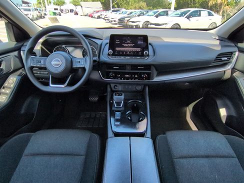 Used 2024 Nissan Rogue SV FWD image 17