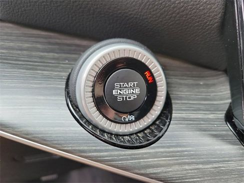 Used 2023 Jeep Wagoneer Series III w/ Preferred Equipment Group image 29