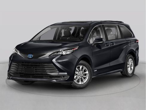Used 2023 Toyota Sienna XLE FWD image 2