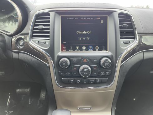 Used 2017 Jeep Grand Cherokee Overland image 37