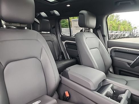 New 2026 Land Rover Defender 110 X-Dynamic SE AWD/4WD image 21