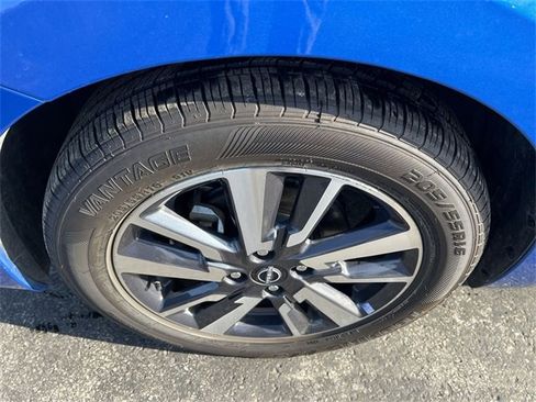 Used 2023 Nissan Versa SV image 16