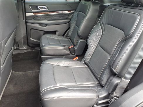 Used 2016 Ford Explorer Platinum AWD/4WD image 17