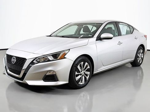 Used 2020 Nissan Altima 2.5 S FWD image 6