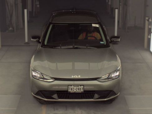 Used 2023 Kia EV6 Wind RWD image 8