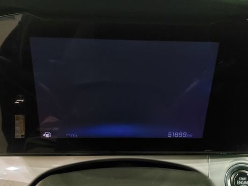 Used 2024 Chevrolet Trax LT w/ Sunroof Package FWD image 20