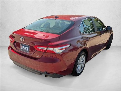 Used 2020 Toyota Camry LE FWD image 5