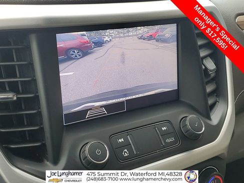Used 2020 GMC Acadia SLE FWD image 16