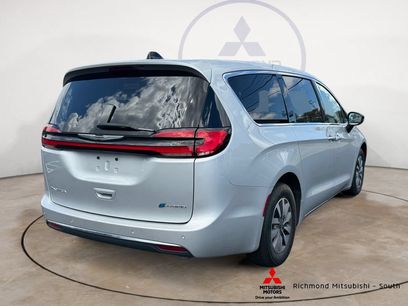 Used 2024 Chrysler Pacifica Limited