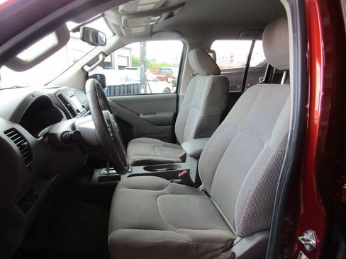 Used 2016 Nissan Frontier SV w/ SV Value Truck Package RWD image 8