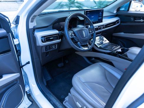 Used 2021 Lincoln Nautilus AWD w/ Equipment Group 101A image 15