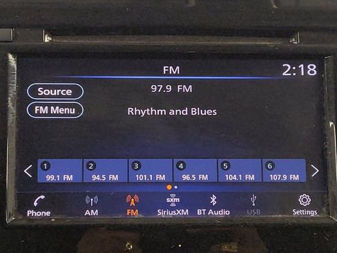 Used 2019 Nissan Rogue SV image 25