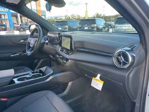 New 2026 Chevrolet Equinox LT image 33