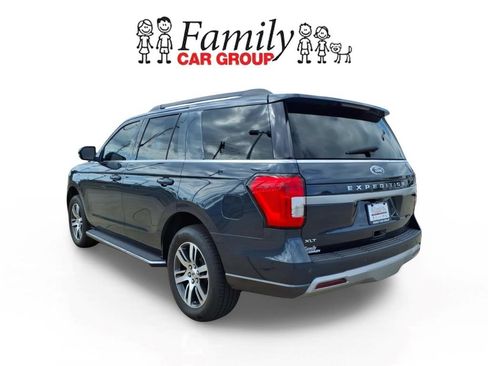 Used 2023 Ford Expedition XLT RWD image 3