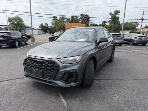 Used 2023 Audi SQ5 Premium Plus w/ Premium Plus Package AWD/4WD image 2