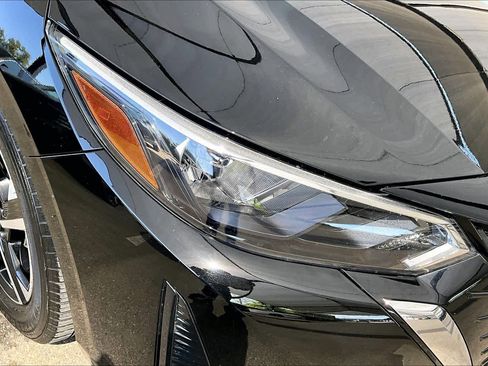 Certified 2024 Nissan Sentra SV image 27