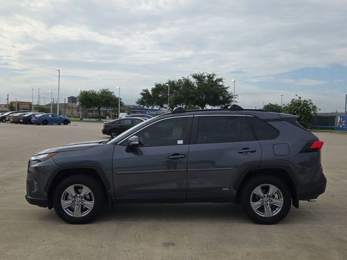 Used 2024 Toyota RAV4 XLE w/ Convenience Package AWD/4WD image 7