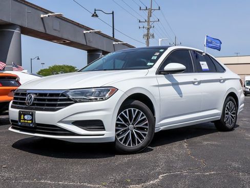 Used 2021 Volkswagen Jetta SE w/ SE Cold Weather Package FWD image 1