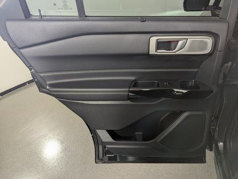 Used 2022 Ford Explorer ST w/ ST Street Pack image 21