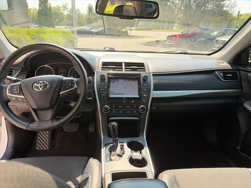Used 2016 Toyota Camry SE w/ Moonroof Package FWD image 27