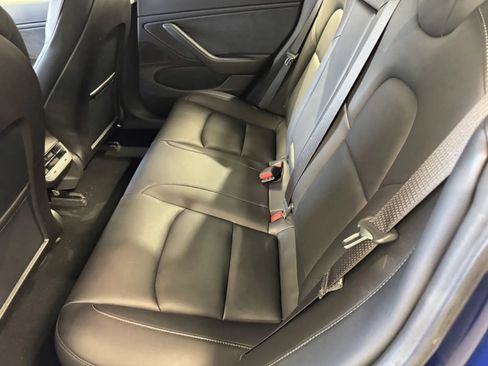 Used 2018 Tesla Model 3 RWD image 8