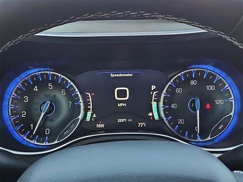 Certified 2024 Chrysler Pacifica Limited w/ S Appearance Package image 29