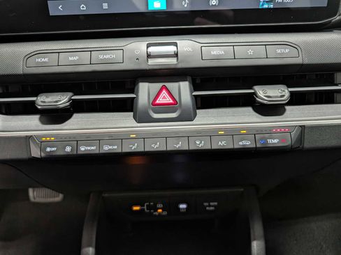 Certified 2025 Kia K4 FWD image 30