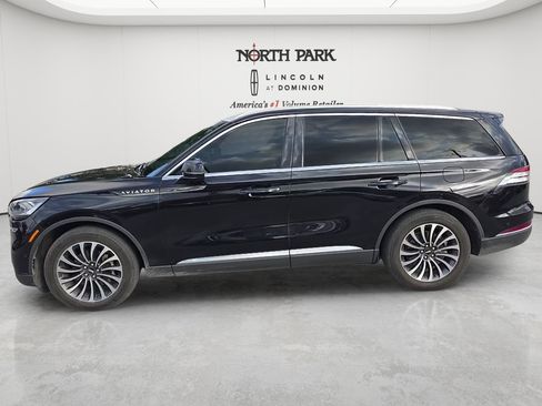 Used 2023 Lincoln Aviator Reserve w/ Elements Package Plus RWD image 2