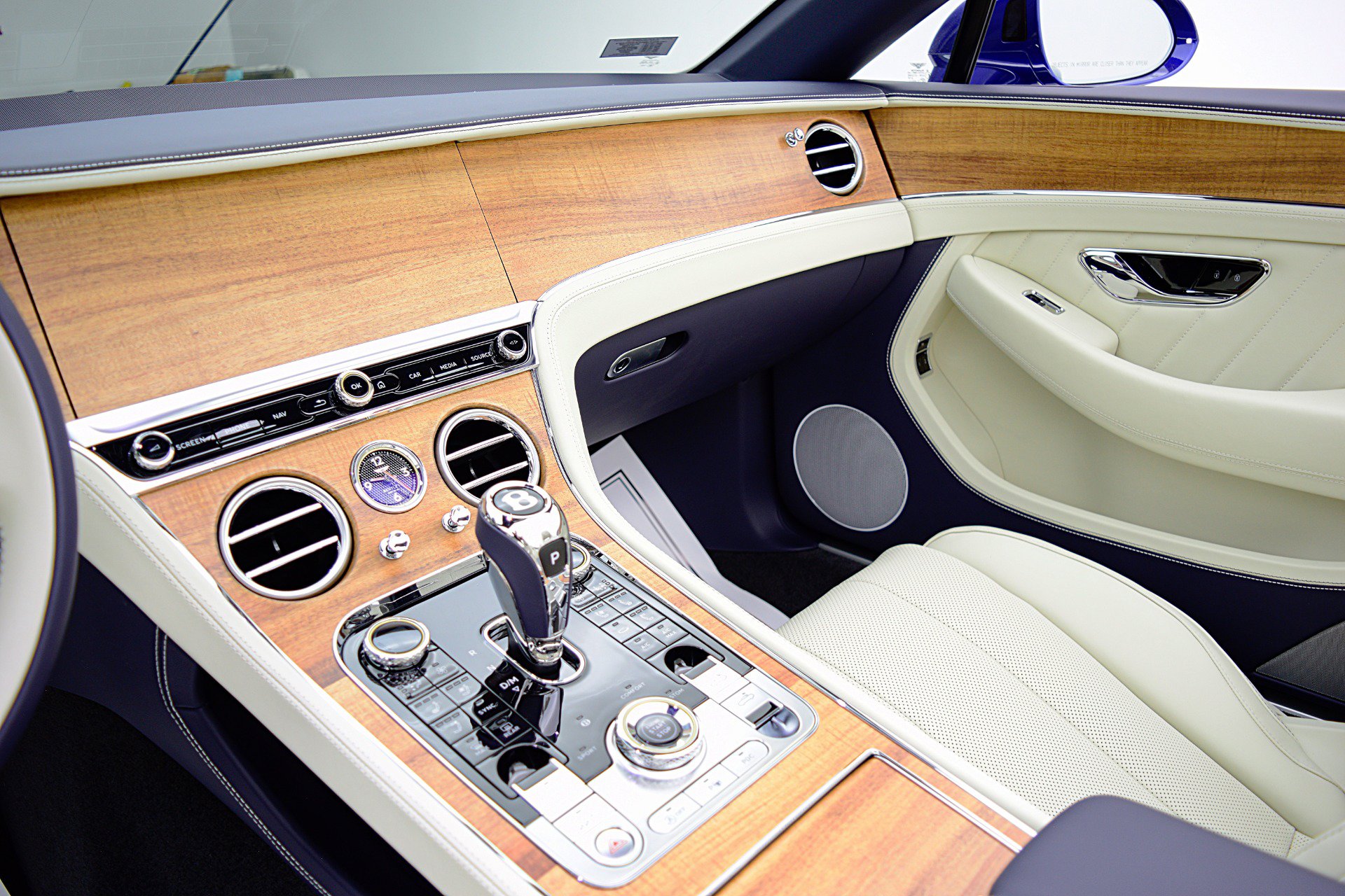 Used 2024 Bentley Continental GT AWD/4WD image 32