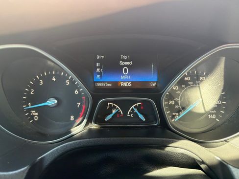 Used 2015 Ford Focus SE w/ SE Sport Package FWD image 25