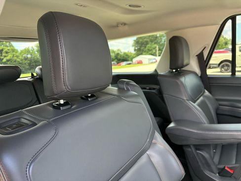 Used 2025 Ford Expedition Active AWD/4WD image 47