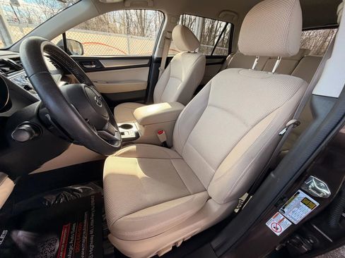 Used 2019 Subaru Outback 2.5i Premium image 16