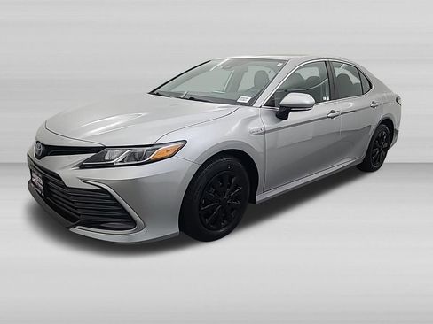 Used 2021 Toyota Camry LE FWD image 9