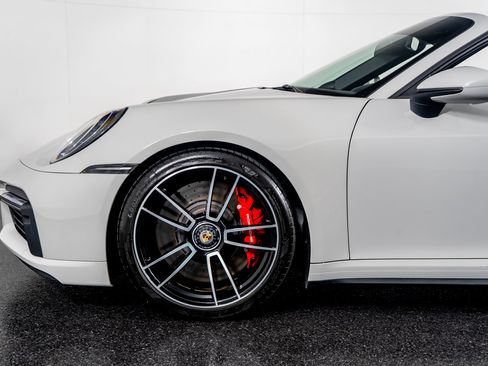 Used 2022 Porsche 911 Turbo image 19