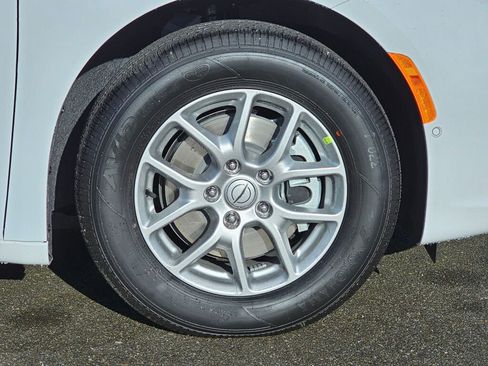 New 2026 Chrysler Pacifica Select image 10