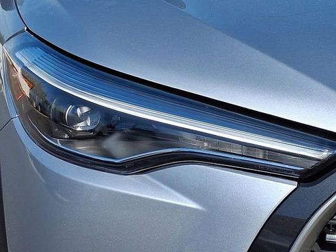 Certified 2024 Toyota Corolla Cross XLE FWD image 9