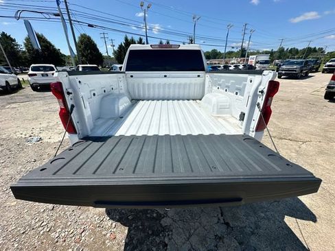 Used 2024 Chevrolet Silverado 1500 LT AWD/4WD image 28