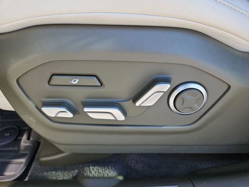 Used 2025 Hyundai Santa Fe Calligraphy image 18