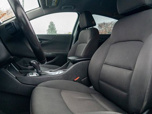 Used 2019 Chevrolet Malibu RS image 18