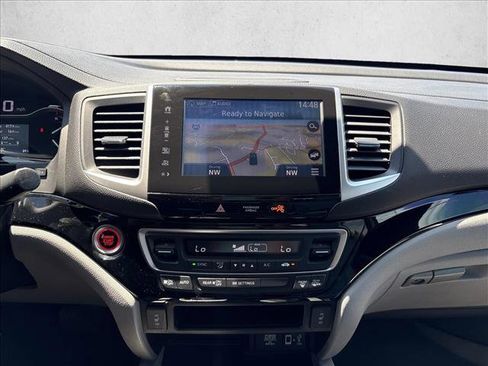 Used 2017 Honda Ridgeline RTL-E image 12