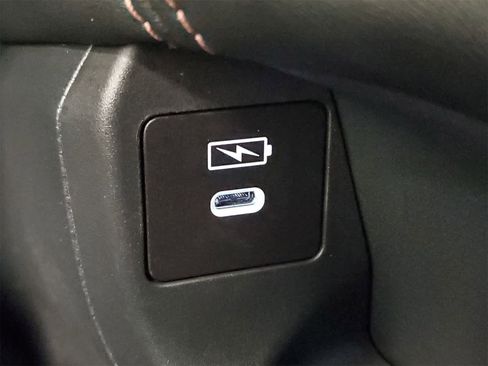 Certified 2025 Honda HR-V Sport image 32