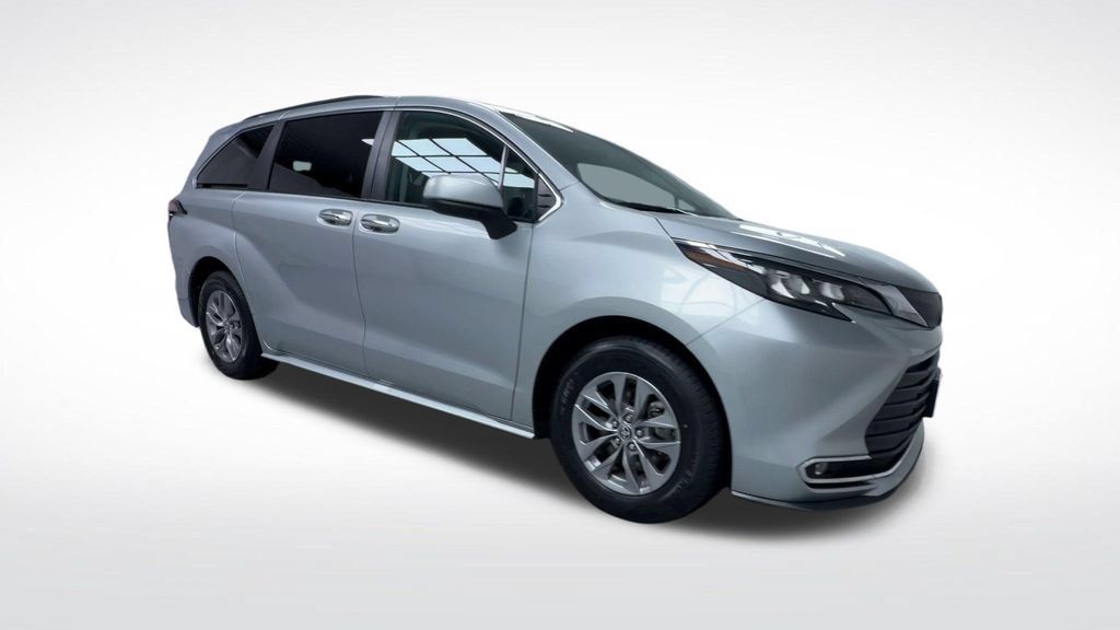 Certified 2024 Toyota Sienna XLE w/ XLE Plus Package AWD/4WD image 2