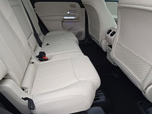 New 2026 Mercedes-Benz GLB 250 4MATIC image 36