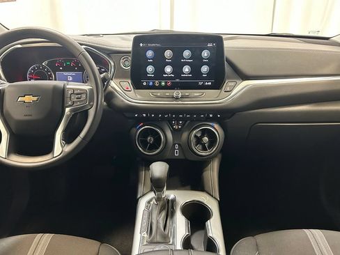 Used 2025 Chevrolet Blazer LT FWD image 13