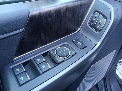 Used 2026 Ford F250 Lariat w/ Black Appearance Package image 12